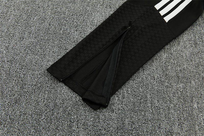 26 27 Liverpool Tracksuit 1