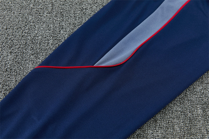 26 27 England Tracksuit 1