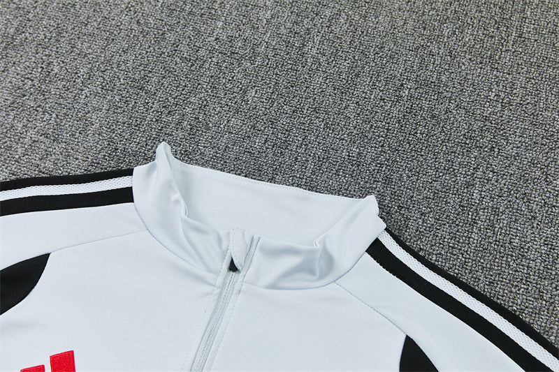 26 27 Liverpool Tracksuit 2