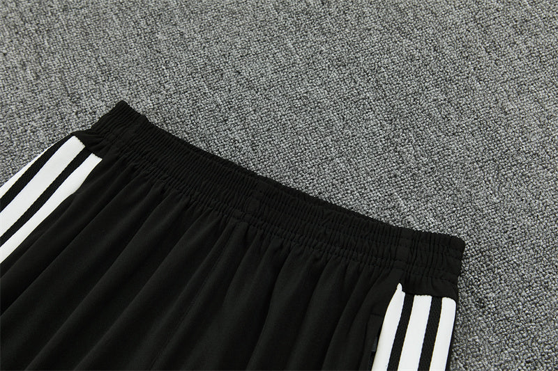 26 27 Liverpool Tracksuit 1