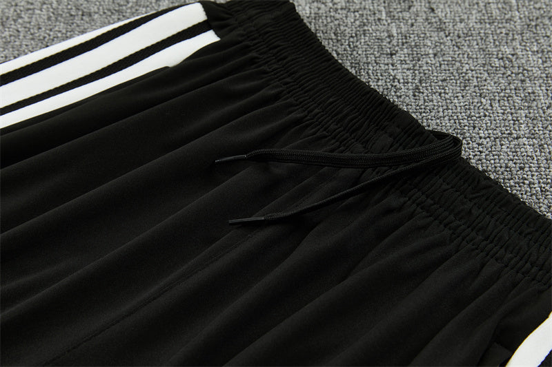 26 27 Liverpool Tracksuit 1