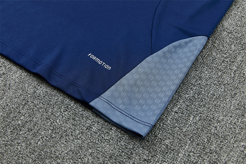 26 27 Bayern Tracksuit 1