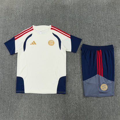 2627  Bayern short sleeve Training Kit 1