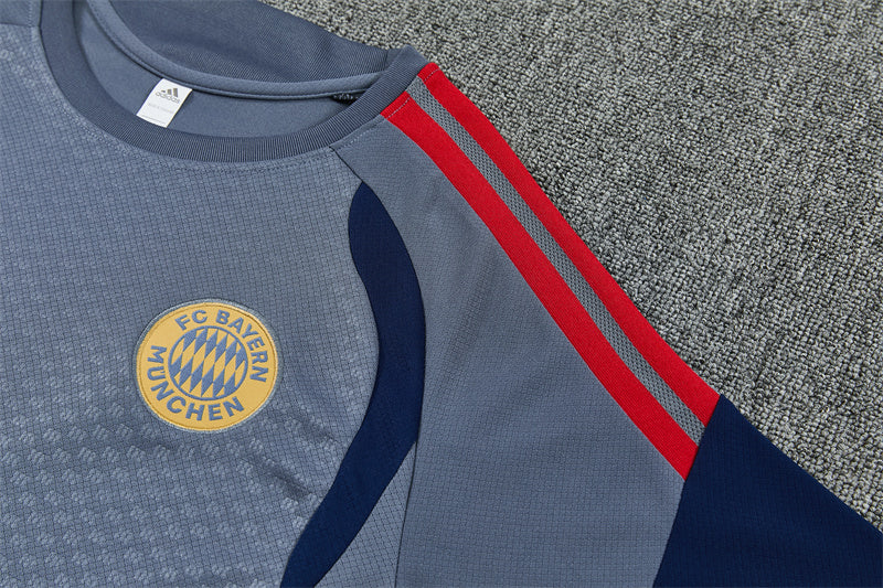 2627  Bayern short sleeve Training Kit