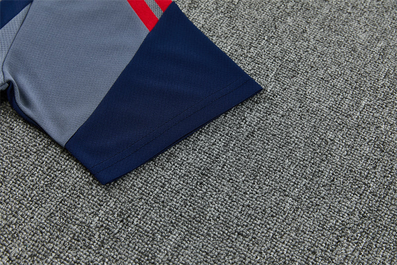 2627  Bayern short sleeve Training Kit