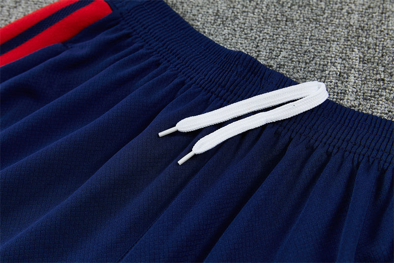 2627  Bayern short sleeve Training Kit