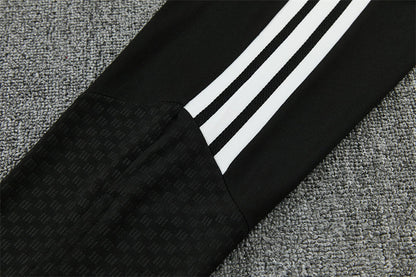 26 27 Liverpool Tracksuit 4