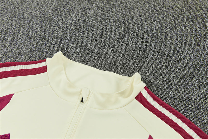 26 27 Real Madrid Tracksuit 10