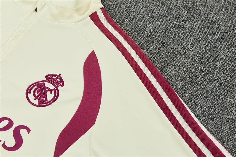 26 27 Real Madrid Tracksuit 10