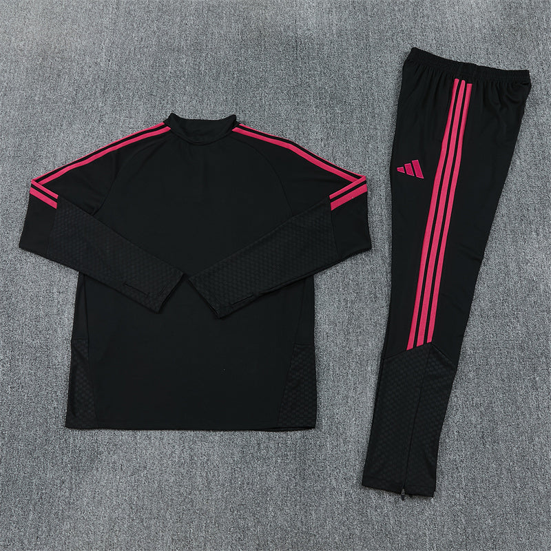 26 27 Real Madrid Tracksuit 11