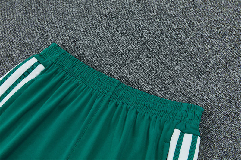 26 27 Liverpool Tracksuit