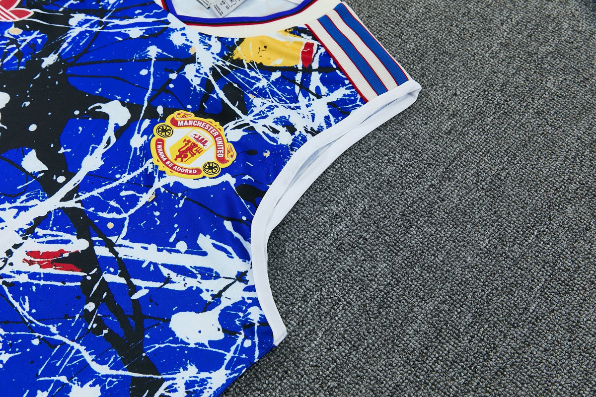 Manchester United 2627  Sleeveless Training Kit