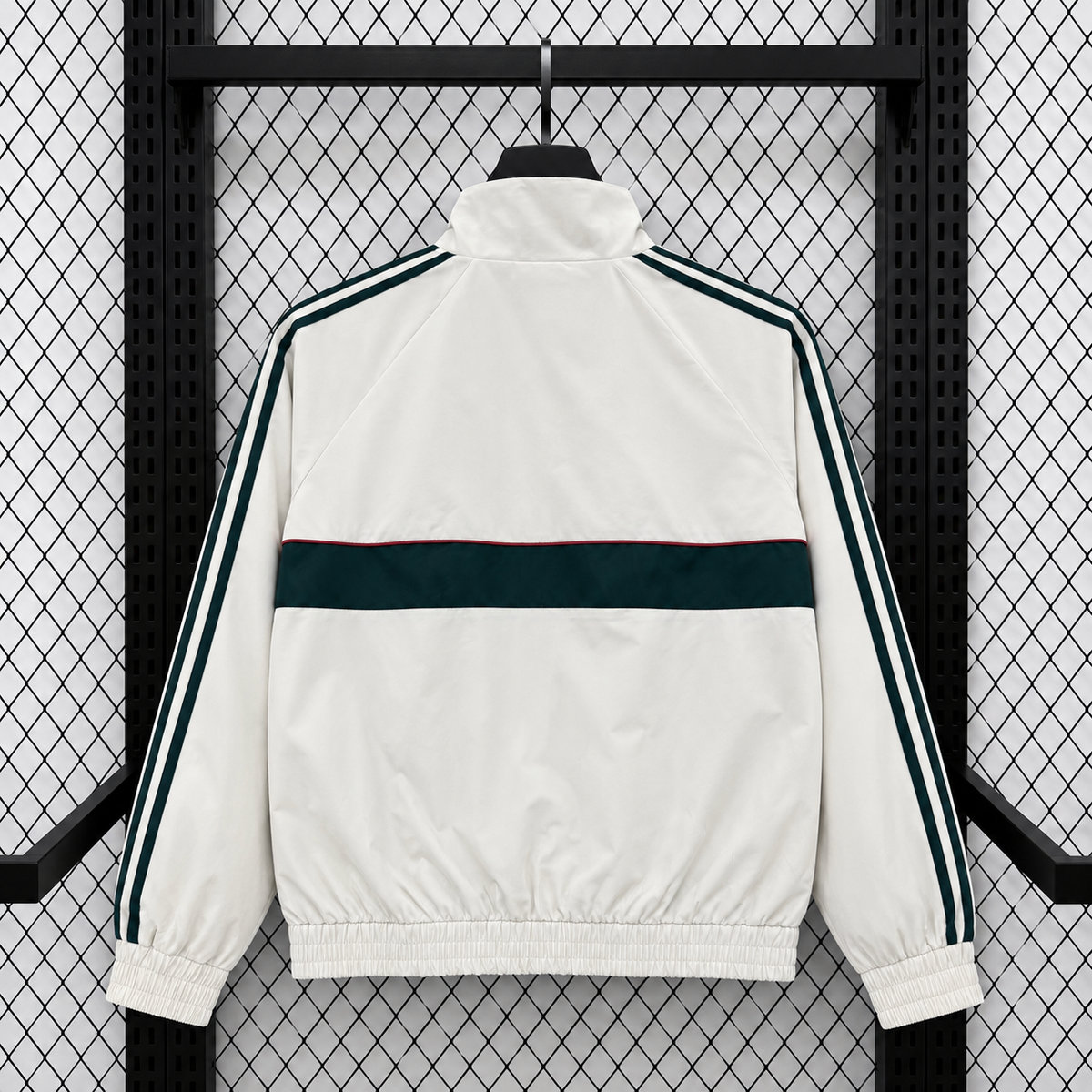 Real Madrid 26-27 models beige Windbreaker